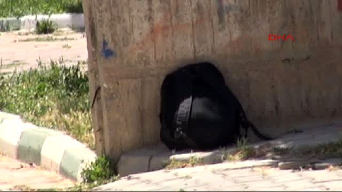 Kilis\'te Fünyeyle Patlatılan Çantadan Ayakkabı Çıktı