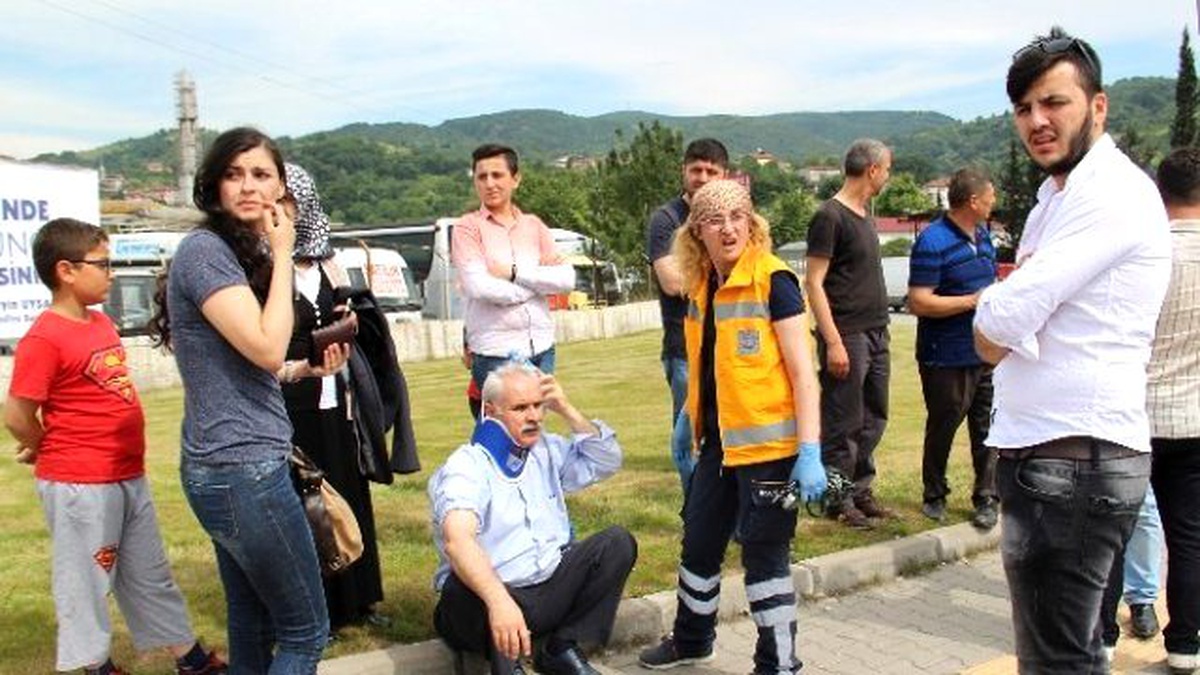 Kırmızı Işık İhlali Kazaya Neden Oldu: 2 Yaralı