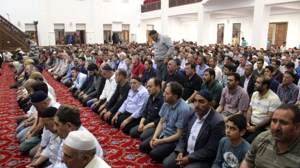 Muş\'ta İlk Teravih Namazı Kılındı