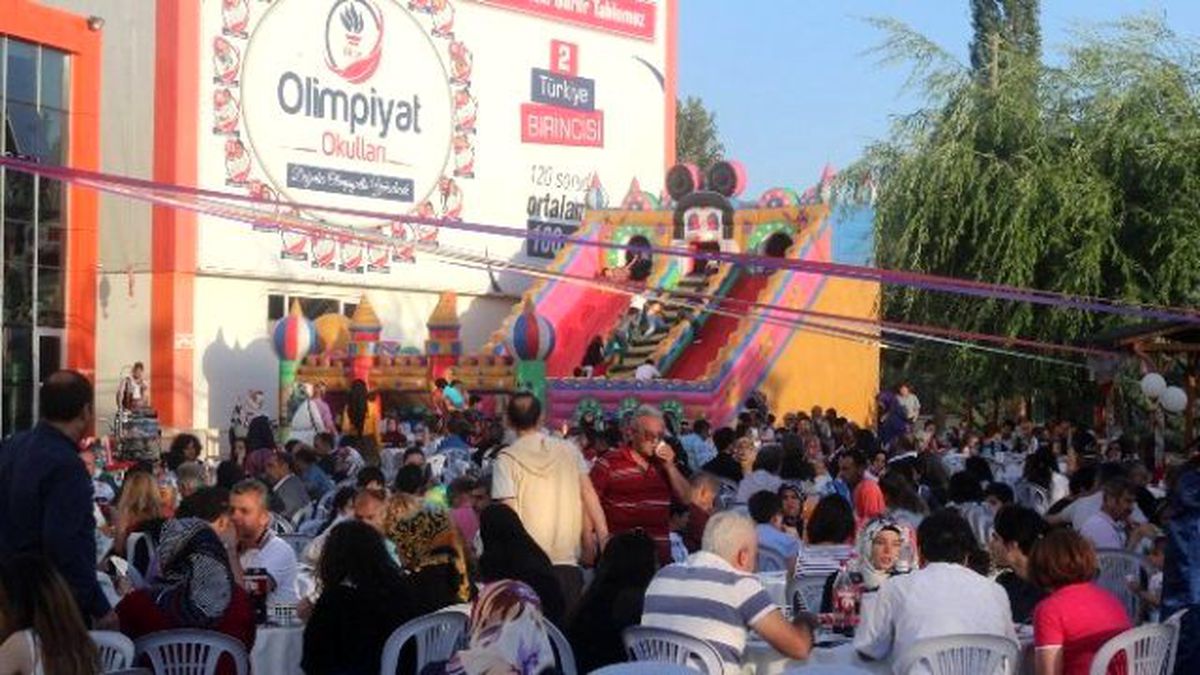Öğrencilerin Mezuniyet Heyecanı