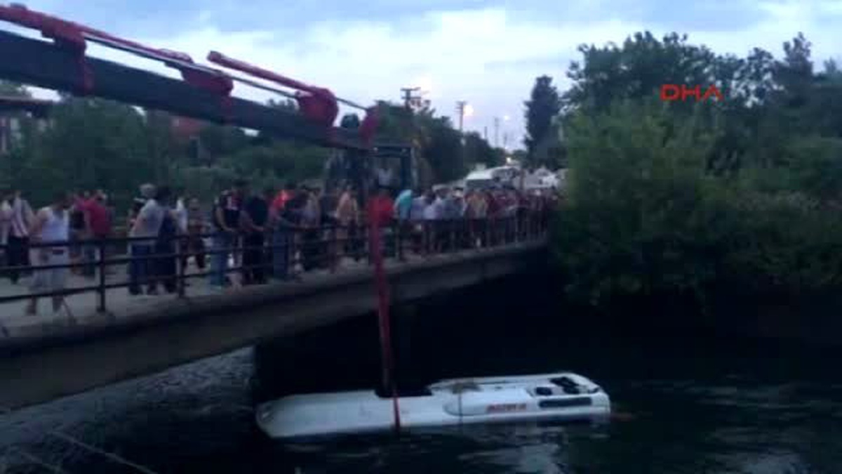 Osmaniye Öğrenci Otobüsü Sulama Kanalına Devrildi 7 Öğrenci Öldü