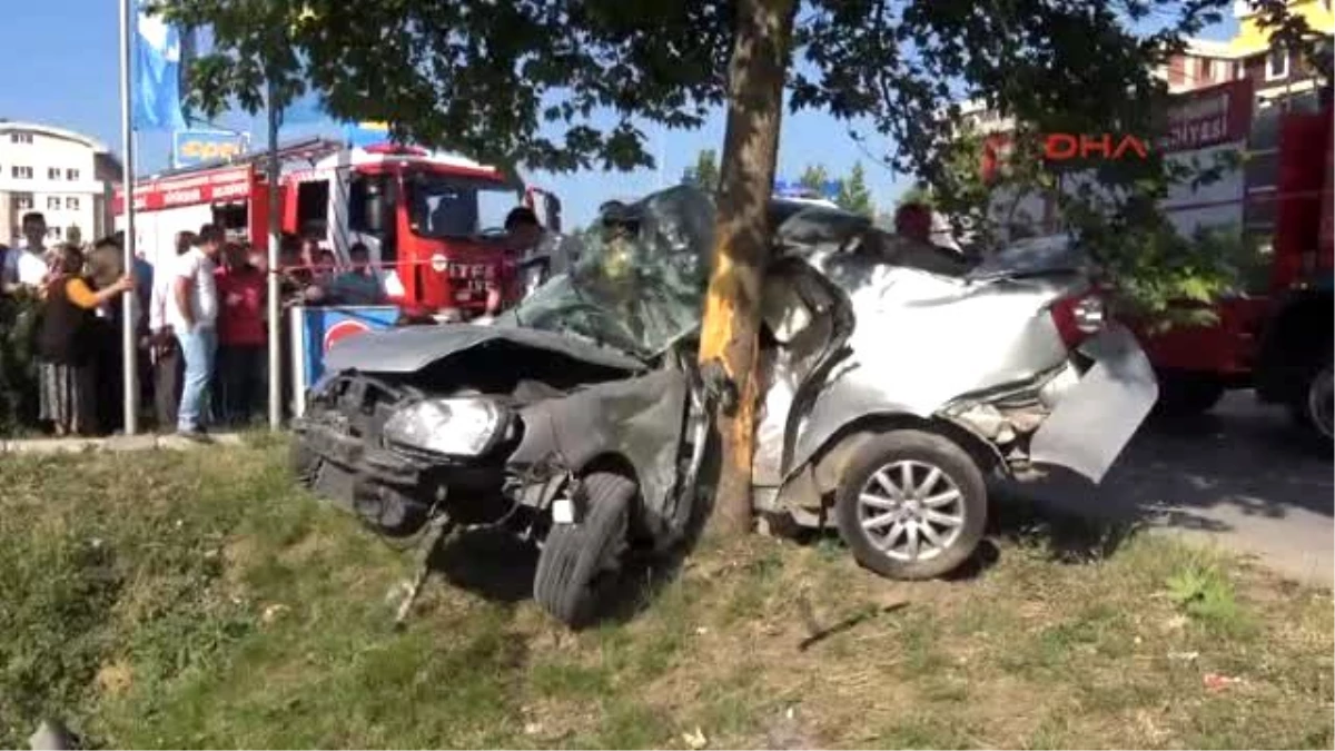 Otomobil Ağaca Çarptı 1 Ölü 1 Yaralı