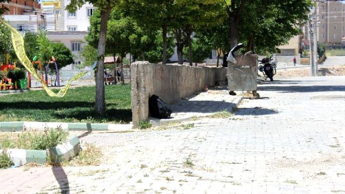 Şüpheli Çantadan Eski Ayakkabılar Çıktı