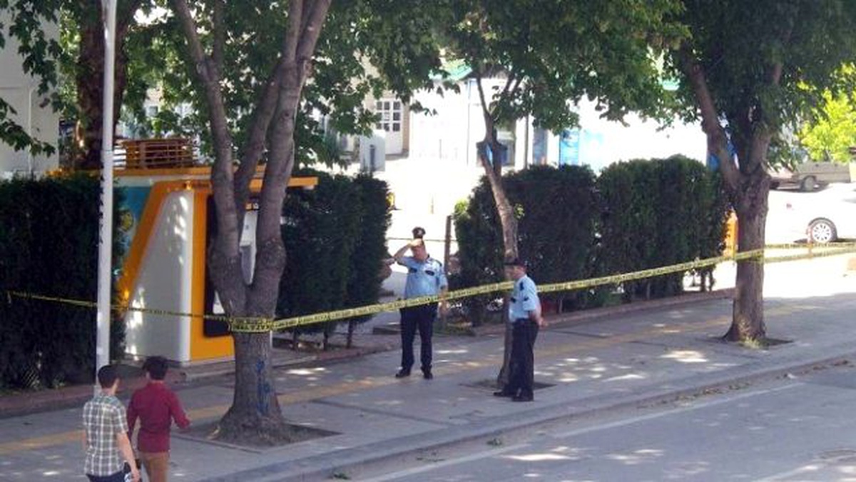 Unutulan Çanta Polisi Alarma Geçirdi