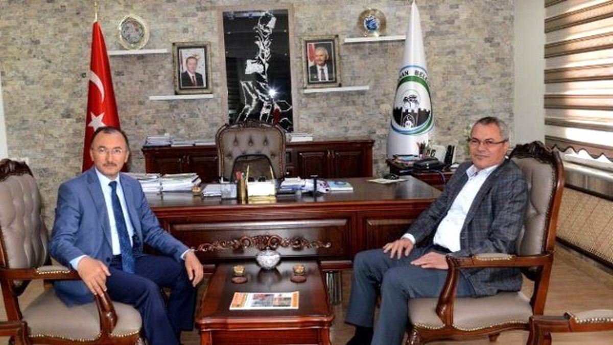 Vali Deniz, Belediye Başkanı Köksoy\'a Veda Ziyaretinde Bulundu