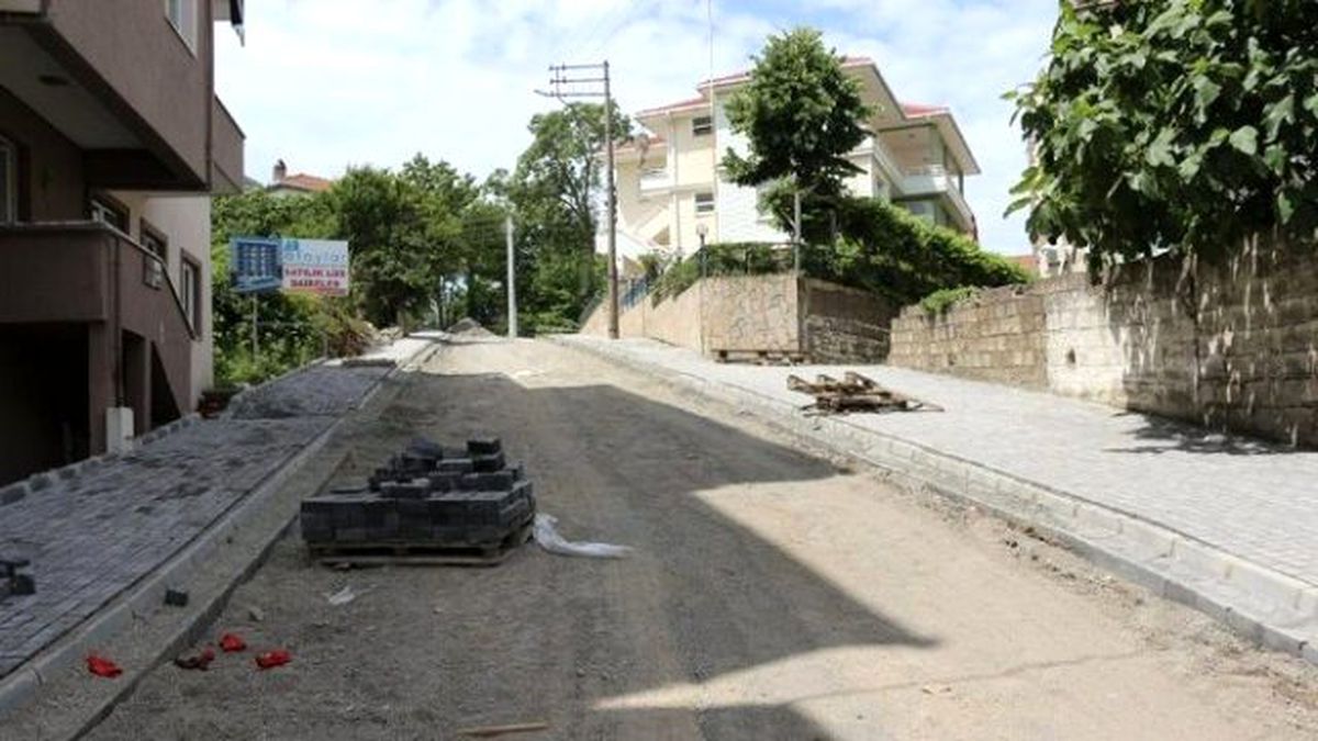 Akçakoca\'da Kaldırımlar Yenileniyor