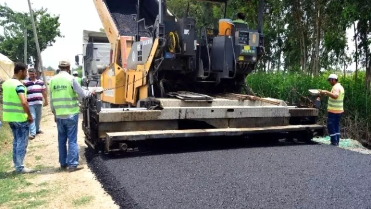 Akdeniz'de Asfalt Çalışmaları Devam Ediyor