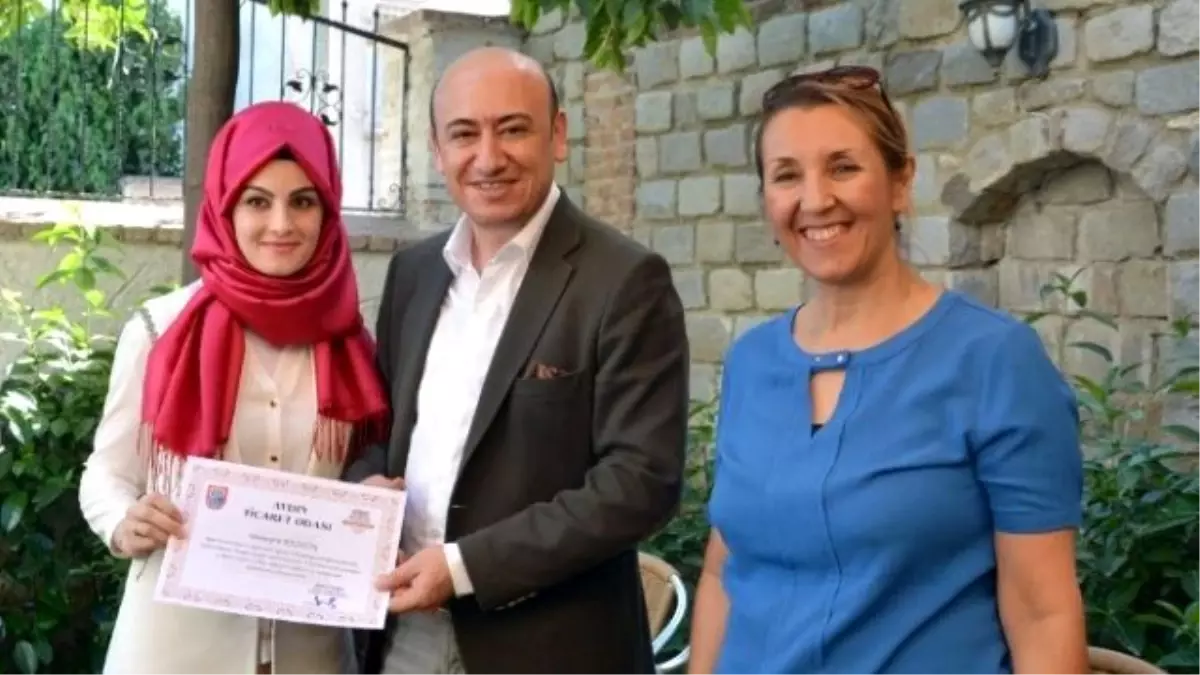 Ayto\'dan Adü\'lü Öğretmen Adaylarına Sertifika