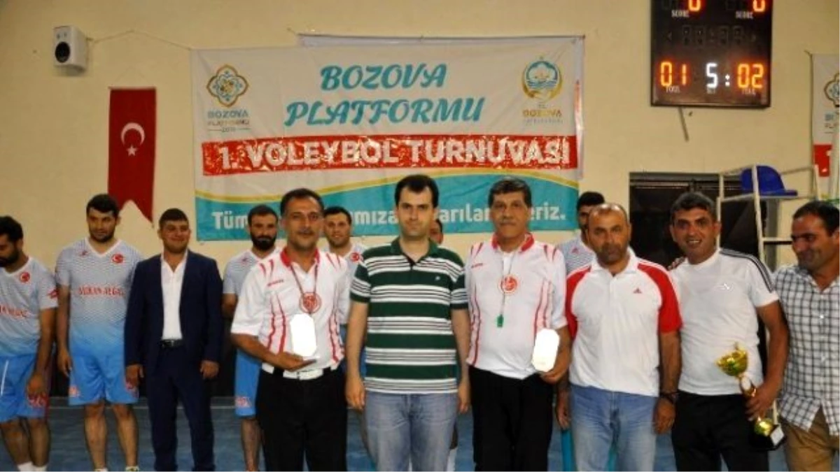 Bozova Platformu Birinci Voleybol Turnuvası Sona Erdi