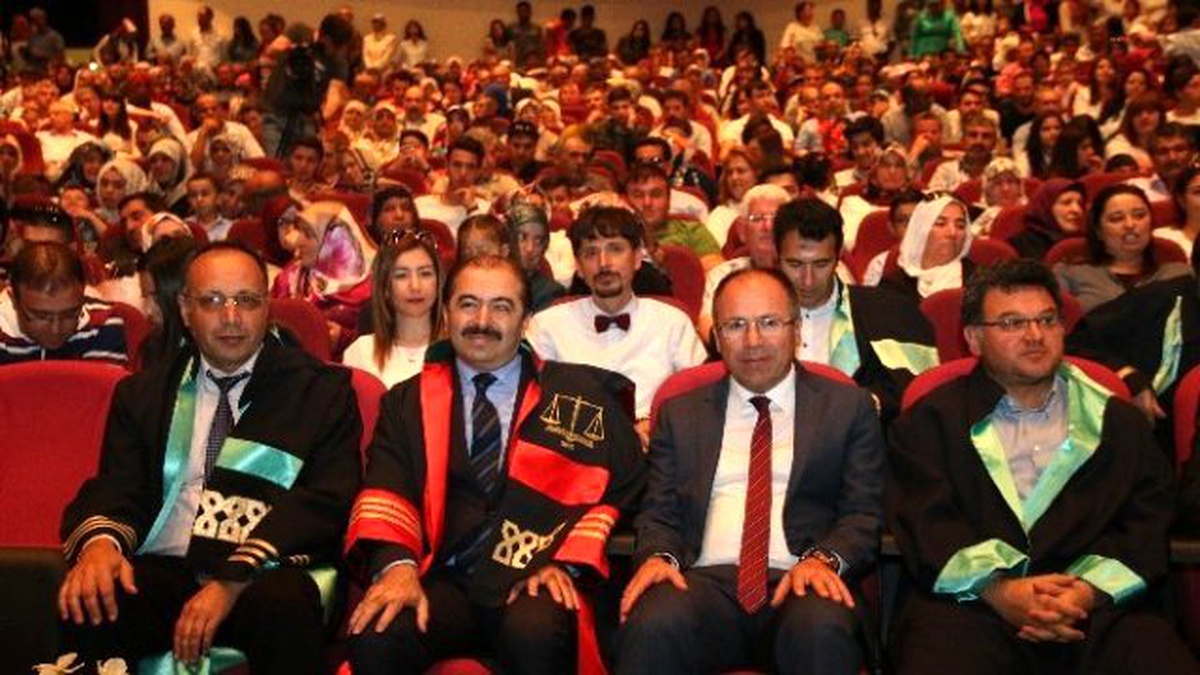 Erü Seyrani Ziraat Fakültesi 5. Dönem Mezunlarını Verdi