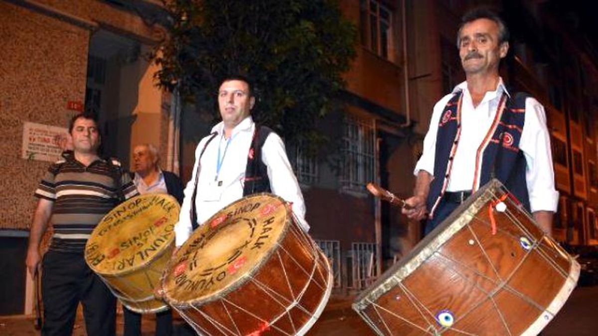 Eyüp Sultan\'da İlk Sahur Heyecanı
