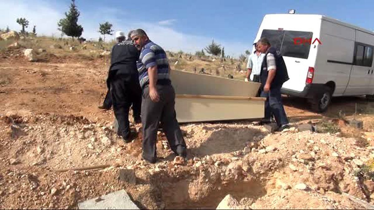 Gaziantep Işid\'in Sözde Emirinin Cesedi Kimsesizler Mezarlığı\'na Defnedildi