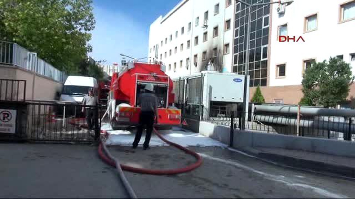 Gaziantep\'te Hastanede Çıkan Yangın Paniğe Neden Oldu