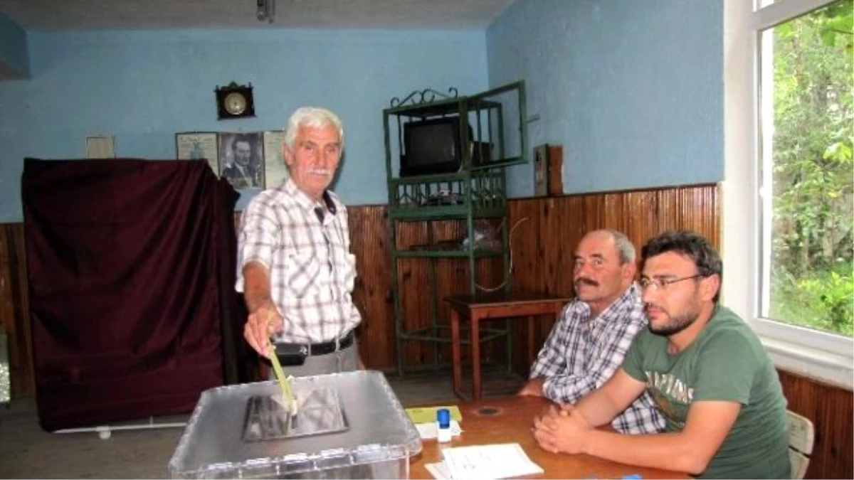 Hisarcık\'ta 2 Köy ve 1 Mahallede Muhtarlık Seçimi Yapıldı