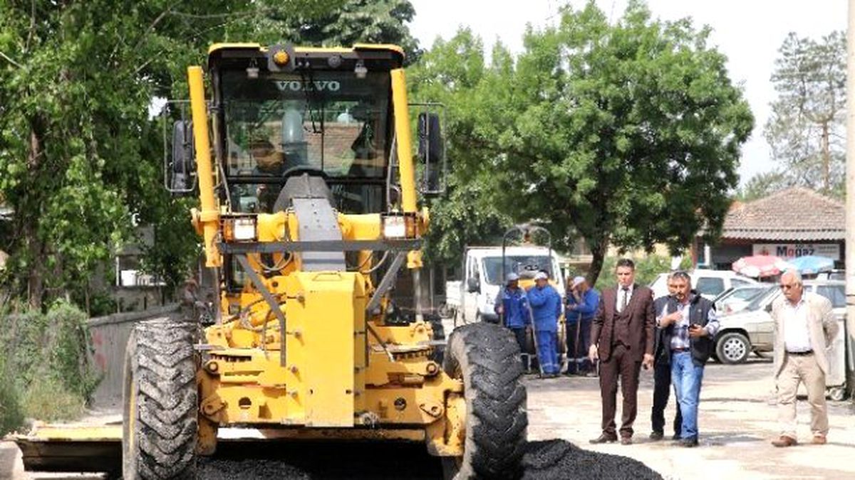 İlçe Merkezinde Asfalt Yama Çalışmaları Devam Ediyor
