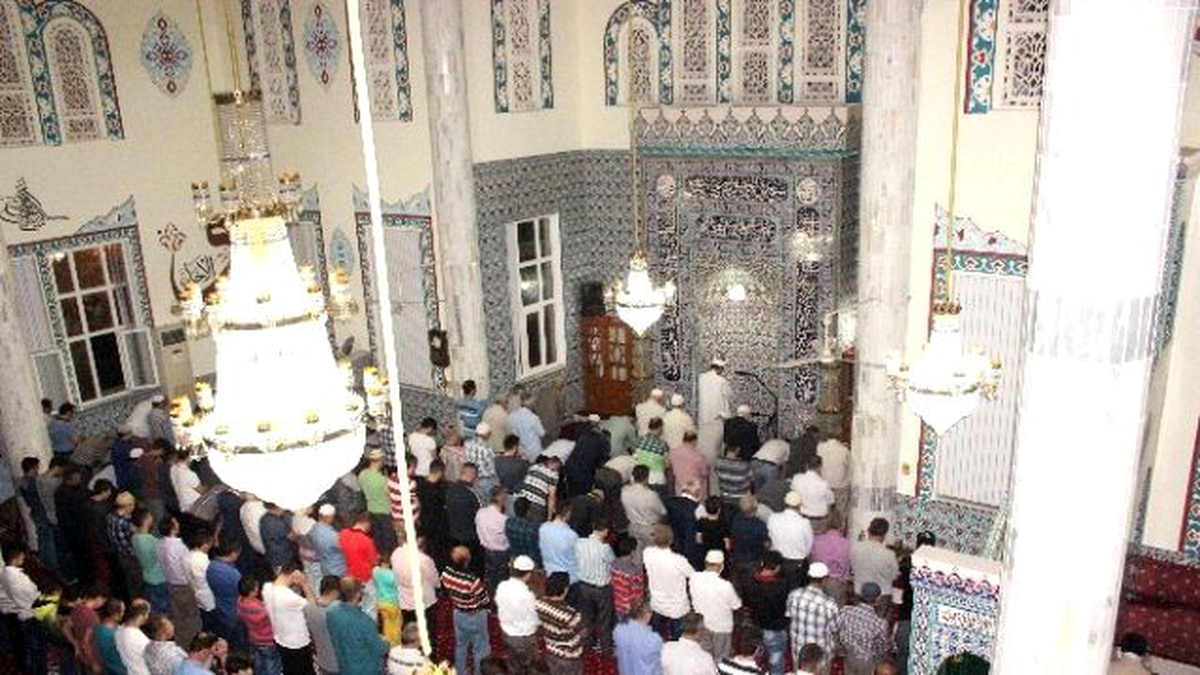 İlk Teravih Namazı Kılındı