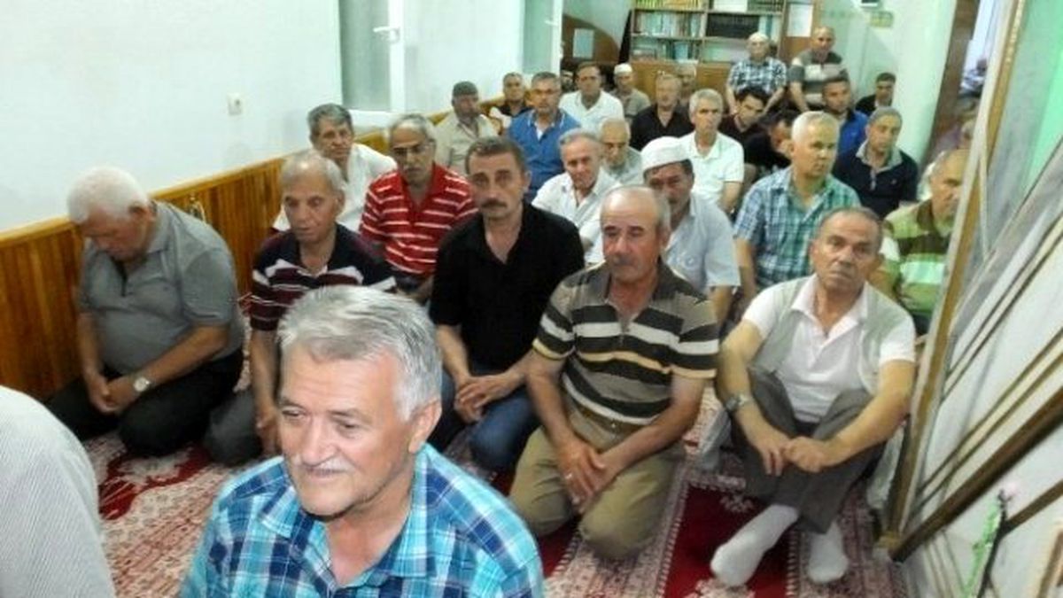 İlk Teravih Namazında Camiler Doldu