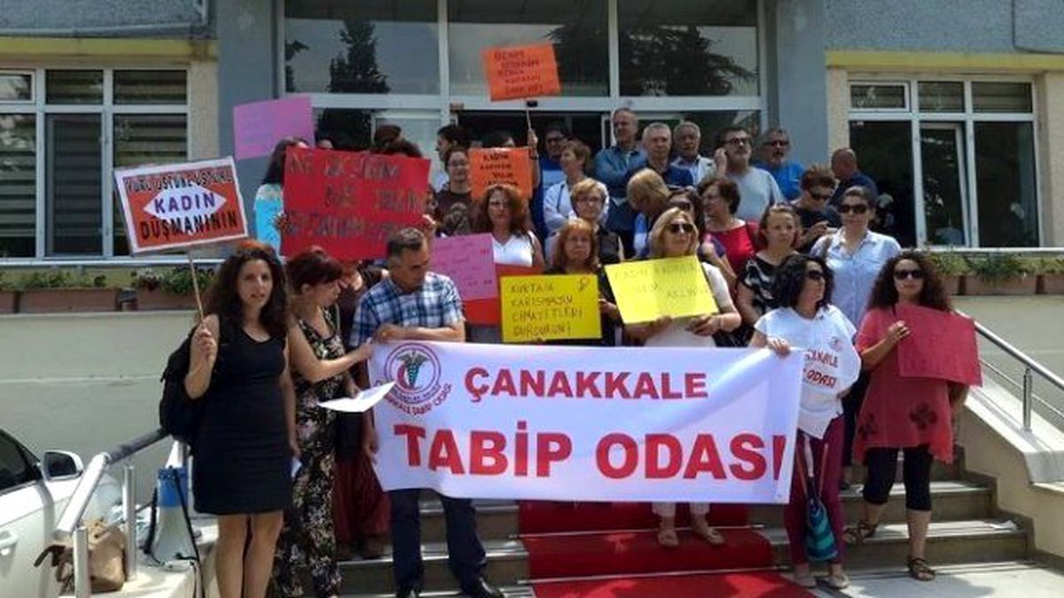 Kadın Hekimlerden Kürtaj Tepkisi