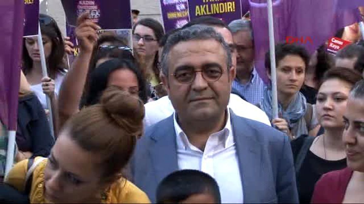 Kadınlardan Galatasaray Meydanı\'nda Eylem
