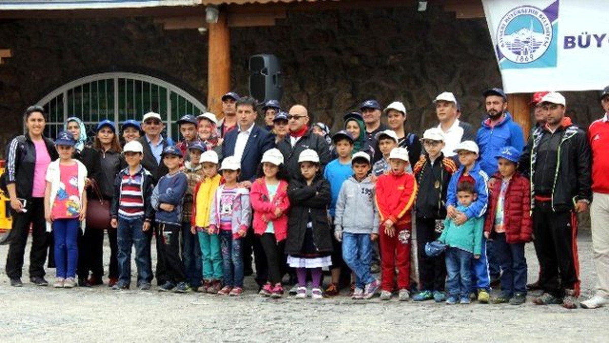 Kar Fırtınaları Projesi ile Milli Takım Düzeyinde Kayakçı Yetiştiriliyor