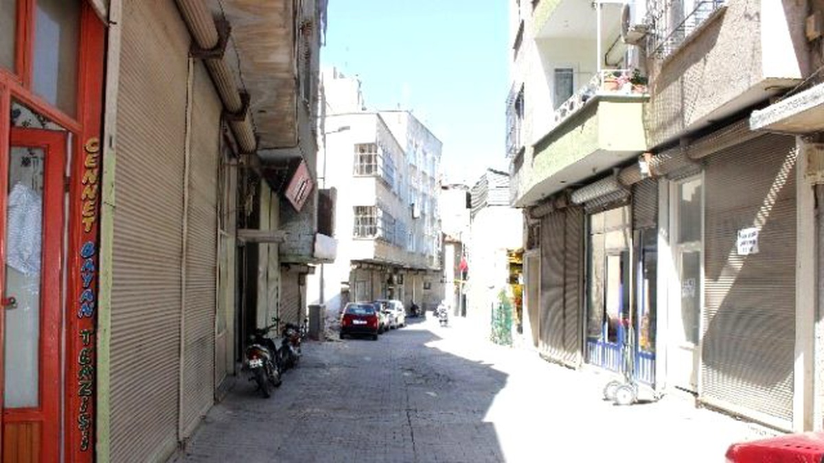 Kilis\'te Ramazanın İlk Günü İş Yerleri Geç Açıldı