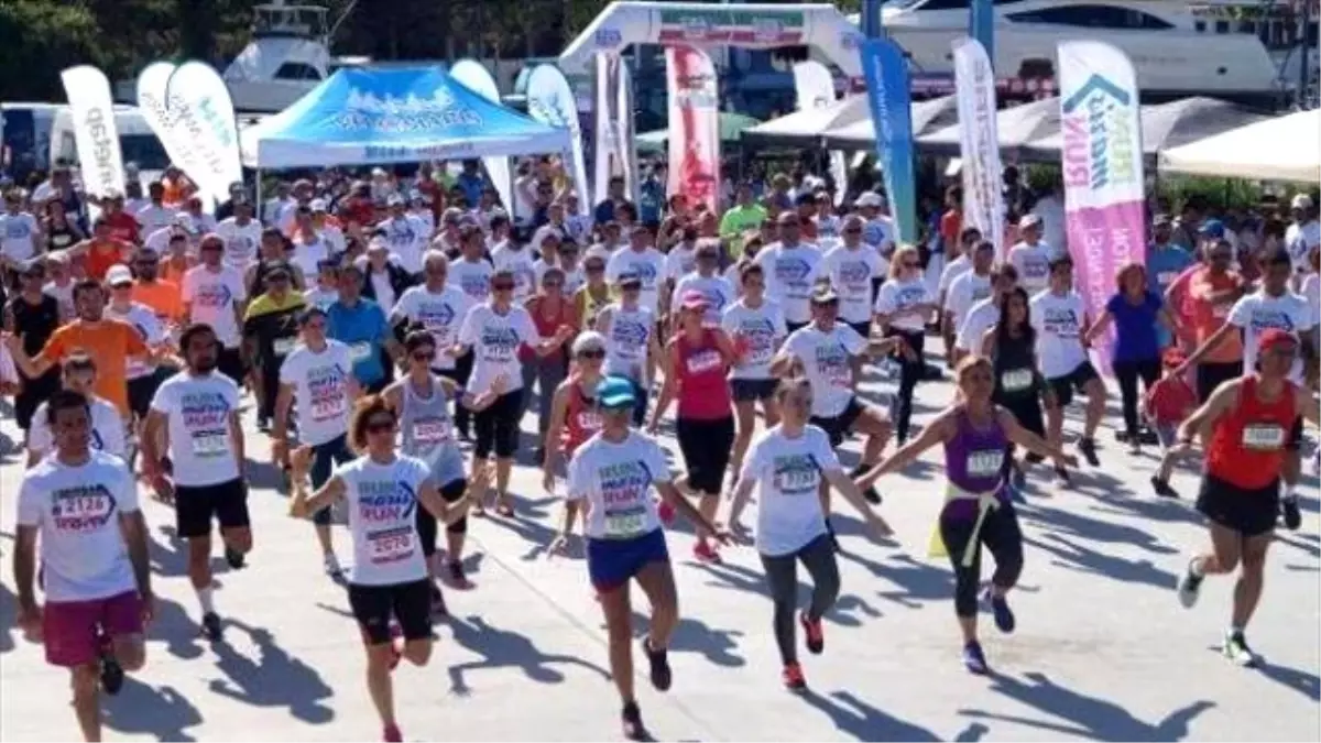 Marmaris\'te İlk Defa Koşu Maratonu Düzenlendi