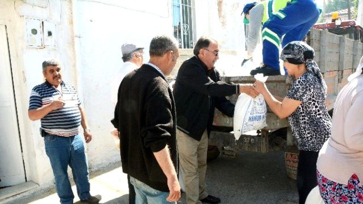 Menteşe\'de 25 Ton Kireç Dağıtıldı