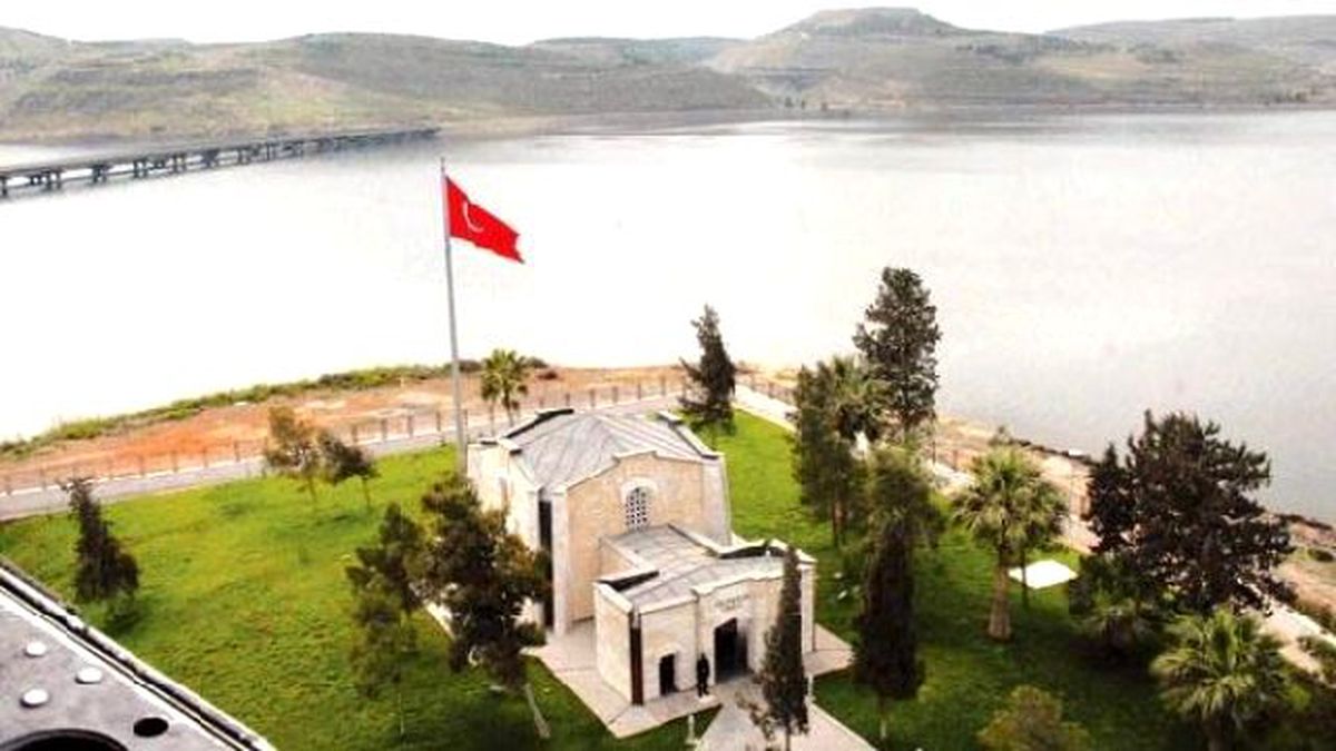 Menbic-Cerablus Yolu Kesildi, Süleyman Şah Türbesi\'nin Eski Yeri İlk Kez Görüntülendi