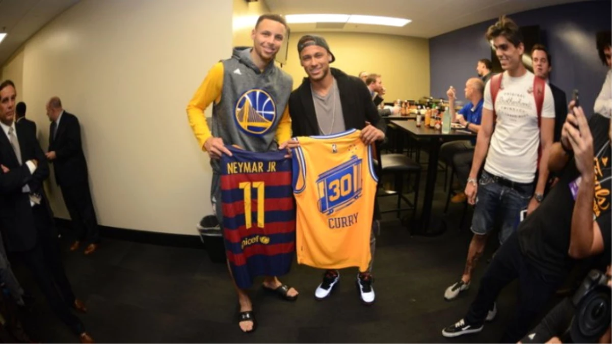 Neymar\'dan Stephen Curry\'e Ziyaret!