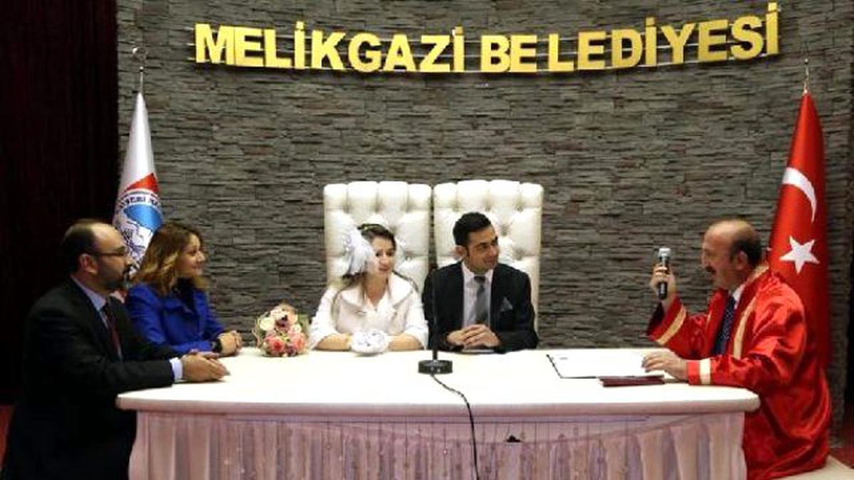 Evlenecek Çiftler Uyumlu Nikah Tarihi İçin 6.6.2016\' ya Akın Ettiler