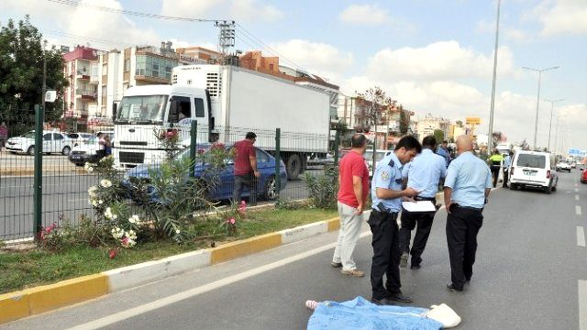 Otomobilin Çarptığı Genç Kız Öldü