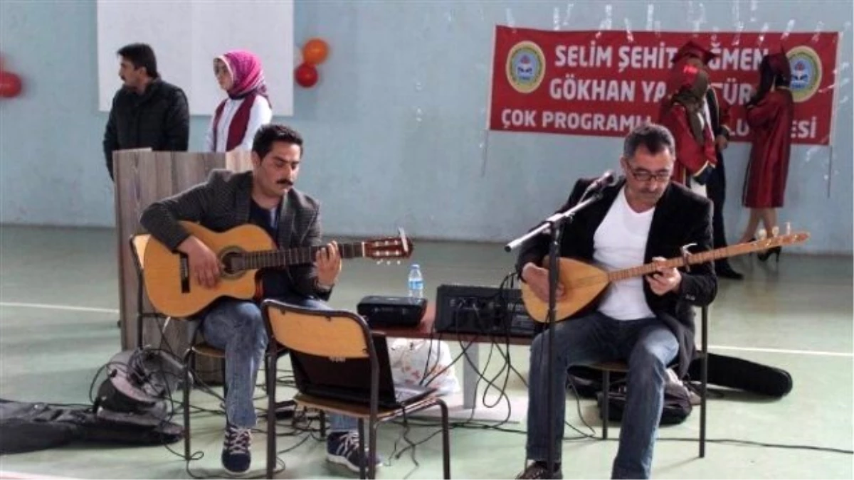 Selim Kaymakamı Erdinç Dolu Öğrencileri Mezuniyet Töreninde Yalnız Bırakmadı