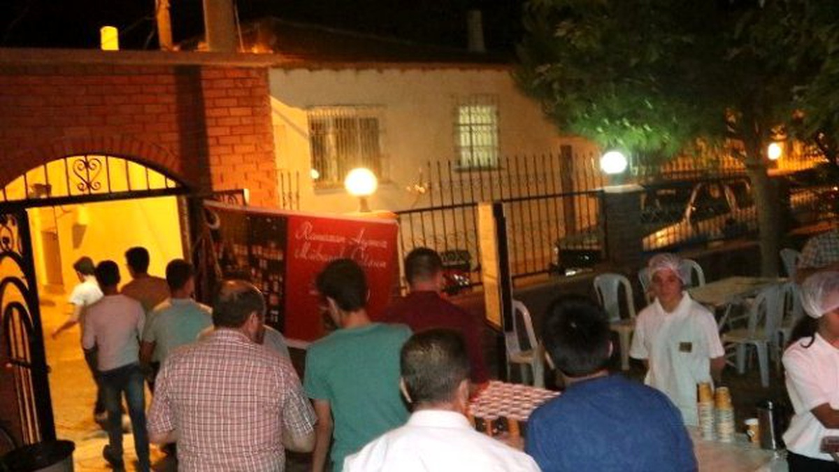 Teravih Sonrası Geleneksel Ramazan Şerbeti