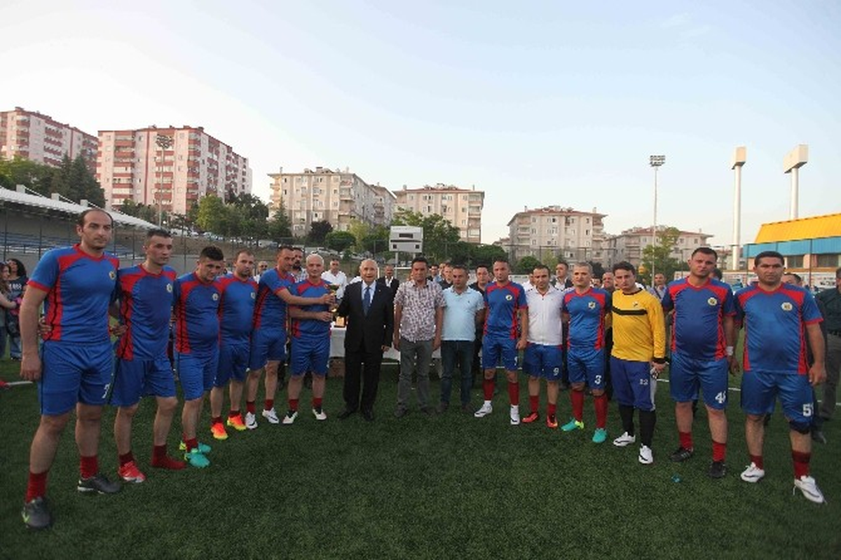 Turnuvanın Birincisi İşletme Takımı Oldu