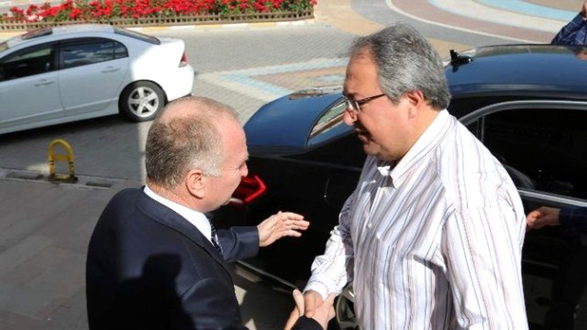 Vali Ceylan, Belediye Başkanı Ünver\'e Veda Etti