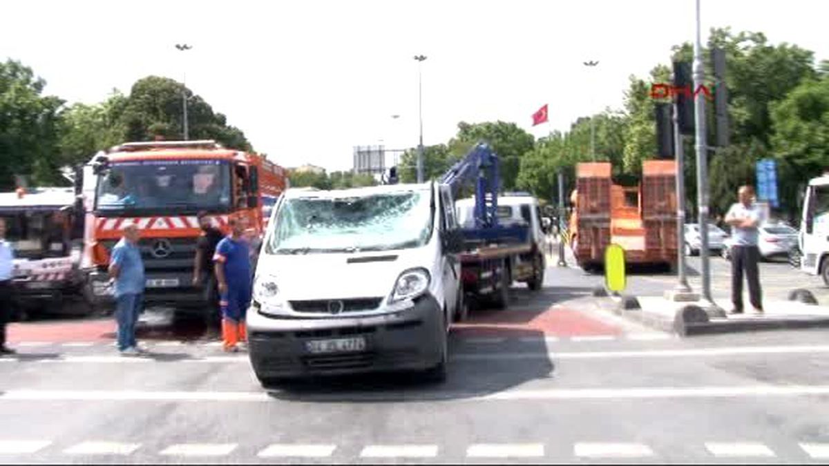 7 Polisin Şehit Düştüğü Midibüs Olay Yerinden Kaldırıldı