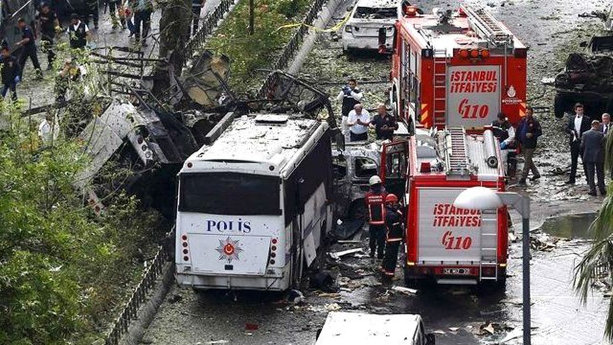 İstanbul'da Polise Bombalı Saldırı: 11 Şehit, 35 Yaralı