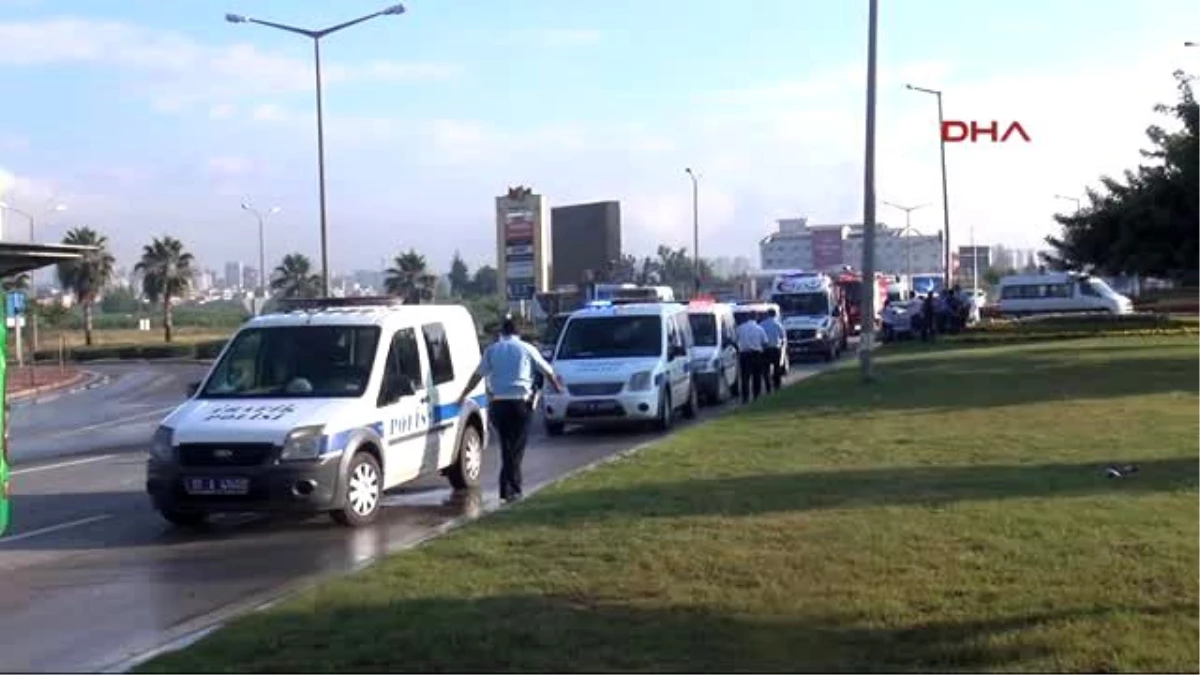 Adana Yolcu Otobüsü, Otomobile Çarptı 1 Ölü
