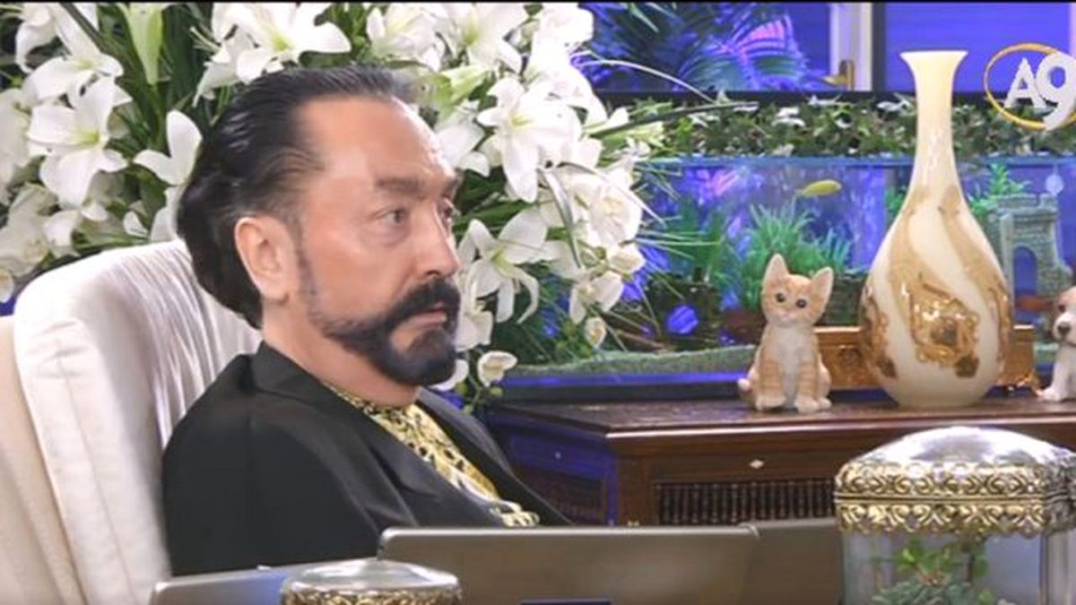Adnan Oktar, Satın Aldığı Paha Biçilemez Eserleri Tek Tek Gösterdi