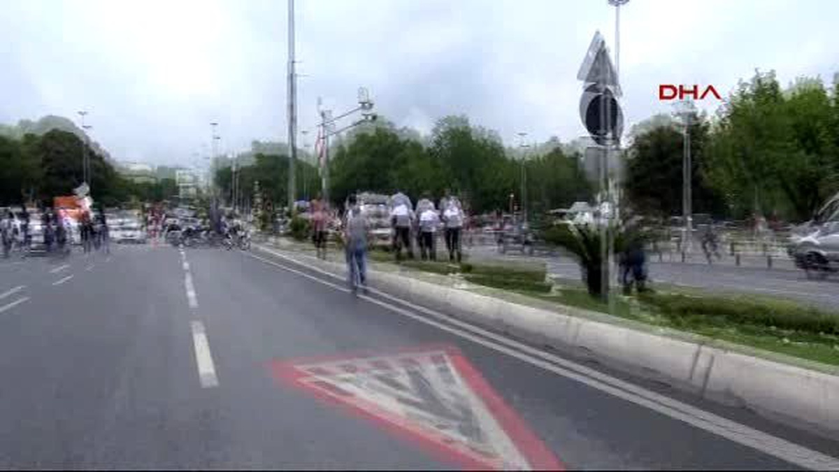 Ambulanslara Eskortluk Eden Polis Kaza Yaptı