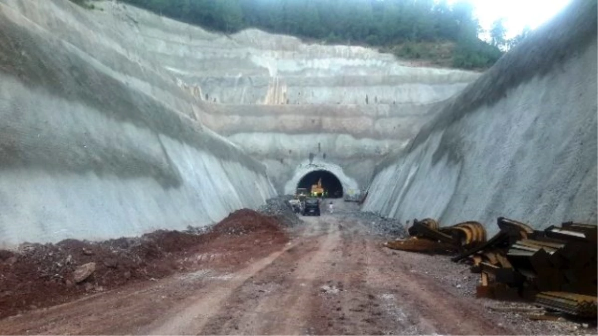 Antalya Küçük Aksu Barajı\'nda Çalışmalar Devam Ediyor