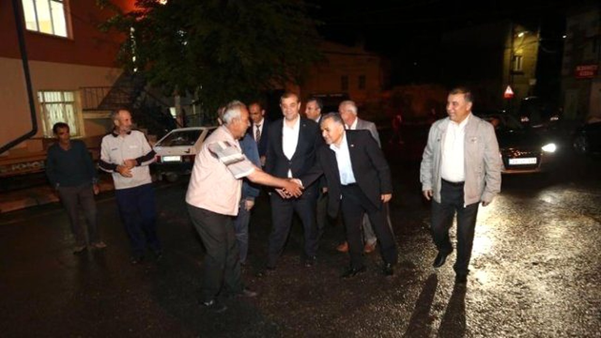 Başkan Memduh Büyükkılıç Gürpınar Mahalle Halkı ile Buluştu