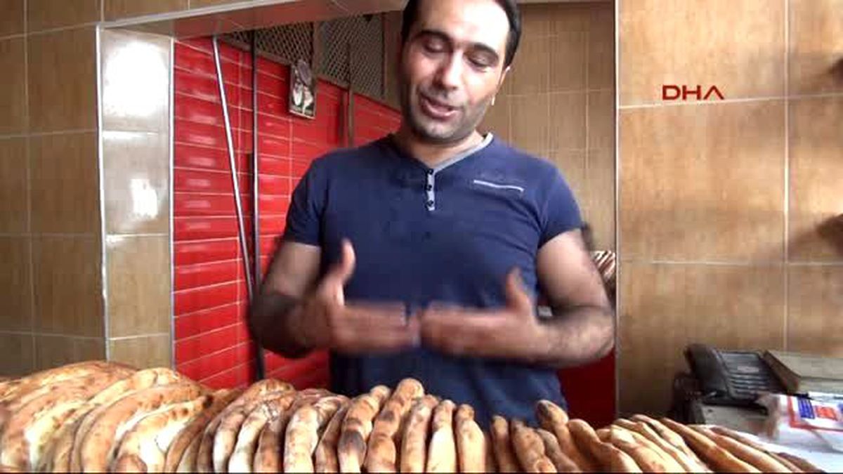 Batman\'da Yaşayan Suriyeli, Iraklı, Afgan ve Dar Gelirli Vatandaşlara Sıcak Ekmek