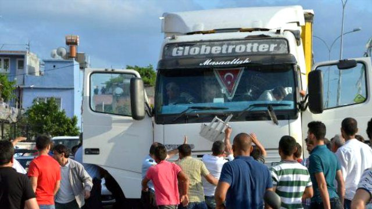 Bisikletten Düşüp Tır\'ın Altında Can Verdi