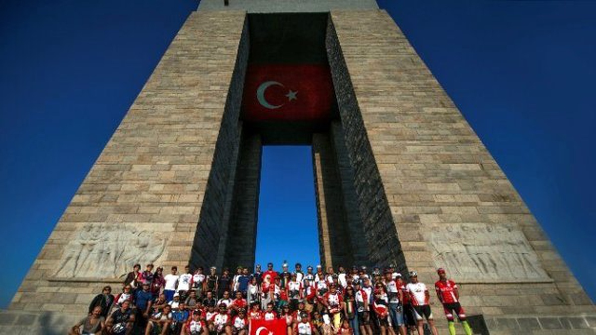 Bursalı Bisikletçilerin Çanakkale Çıkarması