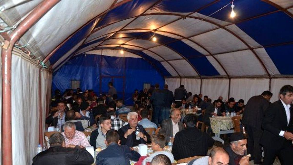Çat Belediyesinden İftar Çadırı