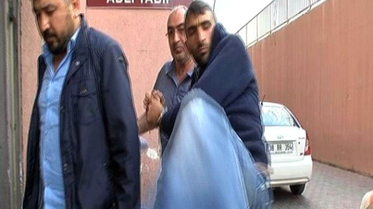 Cinayet Şüphelileri Gazeteciye Saldırdı
