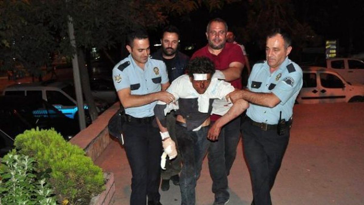 Damattan Bahşiş İstedi, Arabanın Önünden Çekilmeyince Dayak Yedi