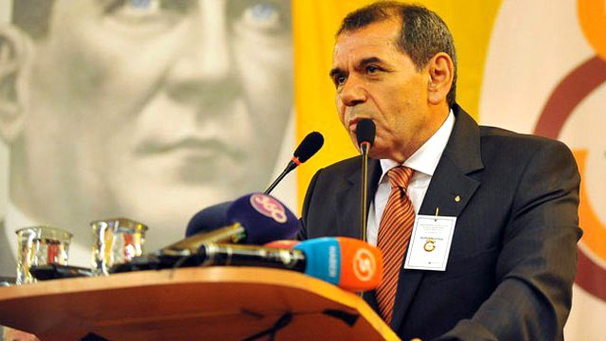 Dursun Özbek: Galatasaray\'a Layık Bir Antrenörle Devam Edeceğiz