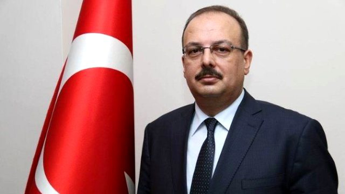 Hakkari Valisi Canbolat\'tan Şiirli Veda
